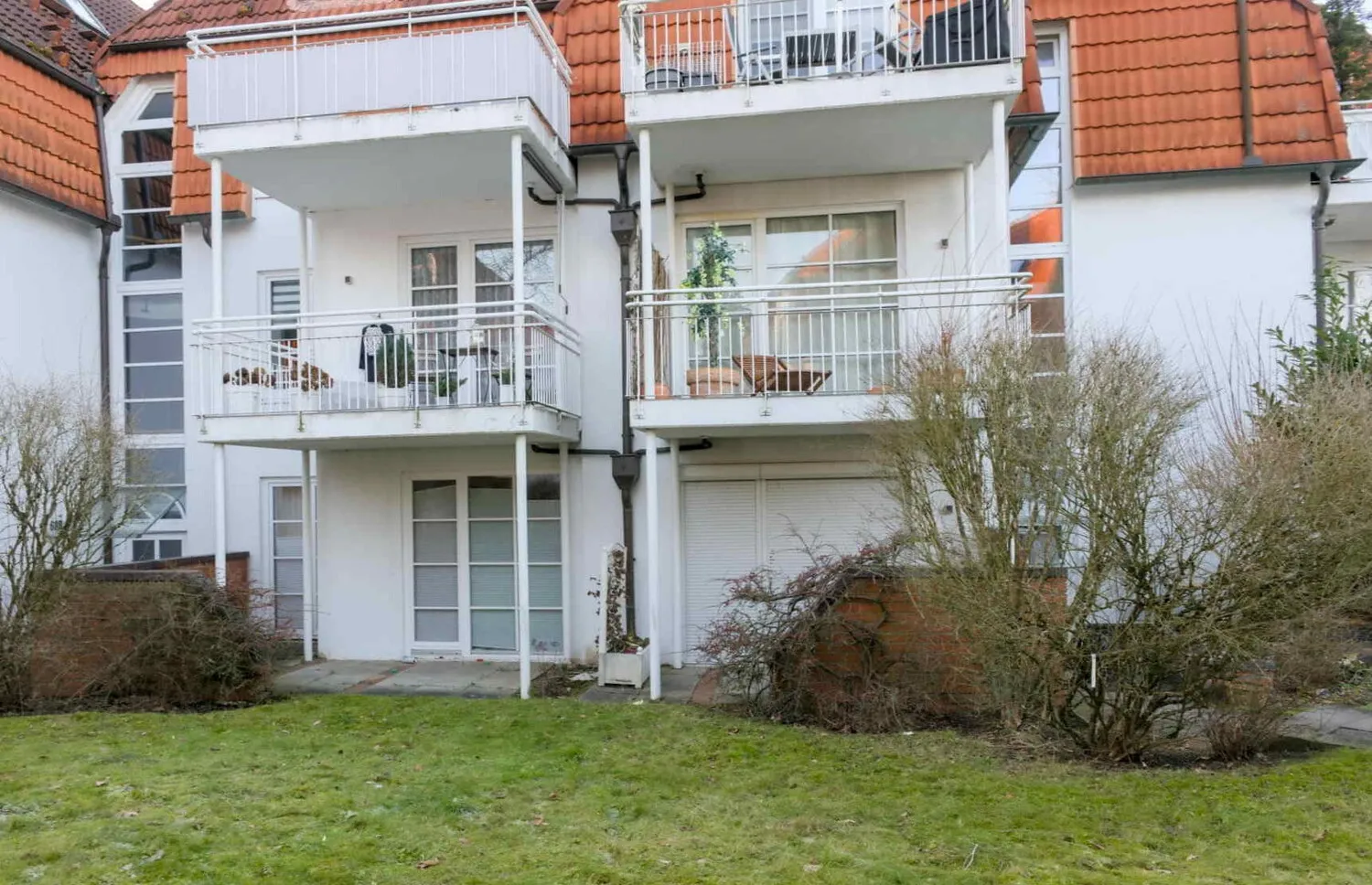 hintere Ansicht mit Terrasse