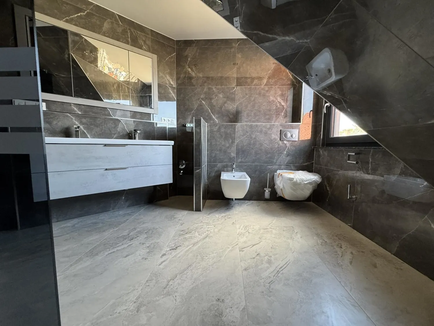 Badezimmer im Obergeschoss