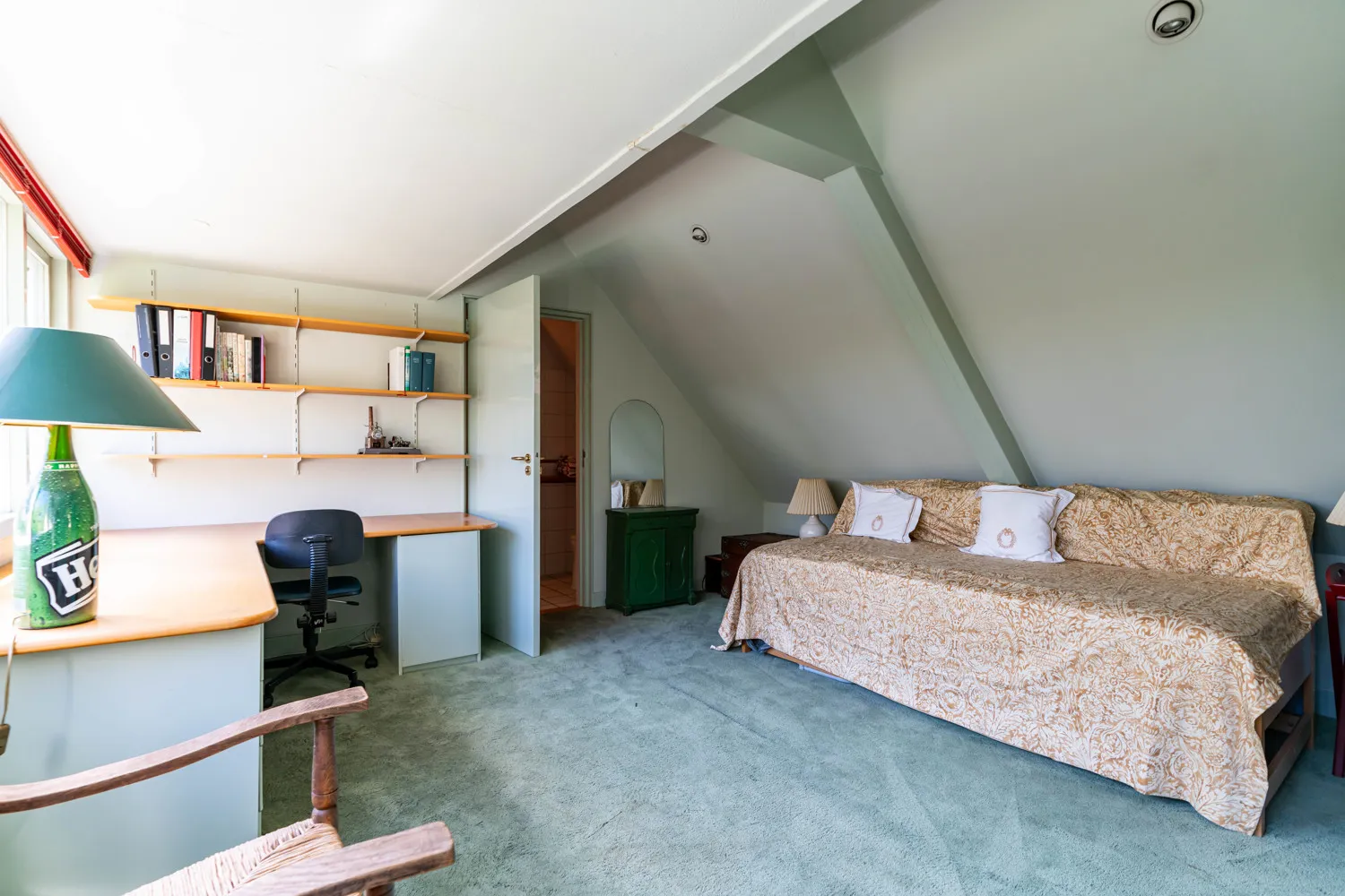 23_6154324_2835389385