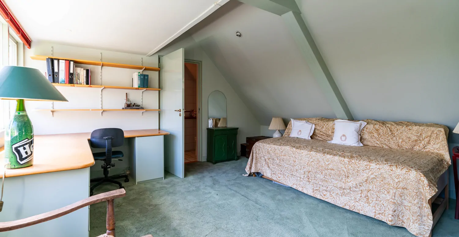 23_6154324_2835389385