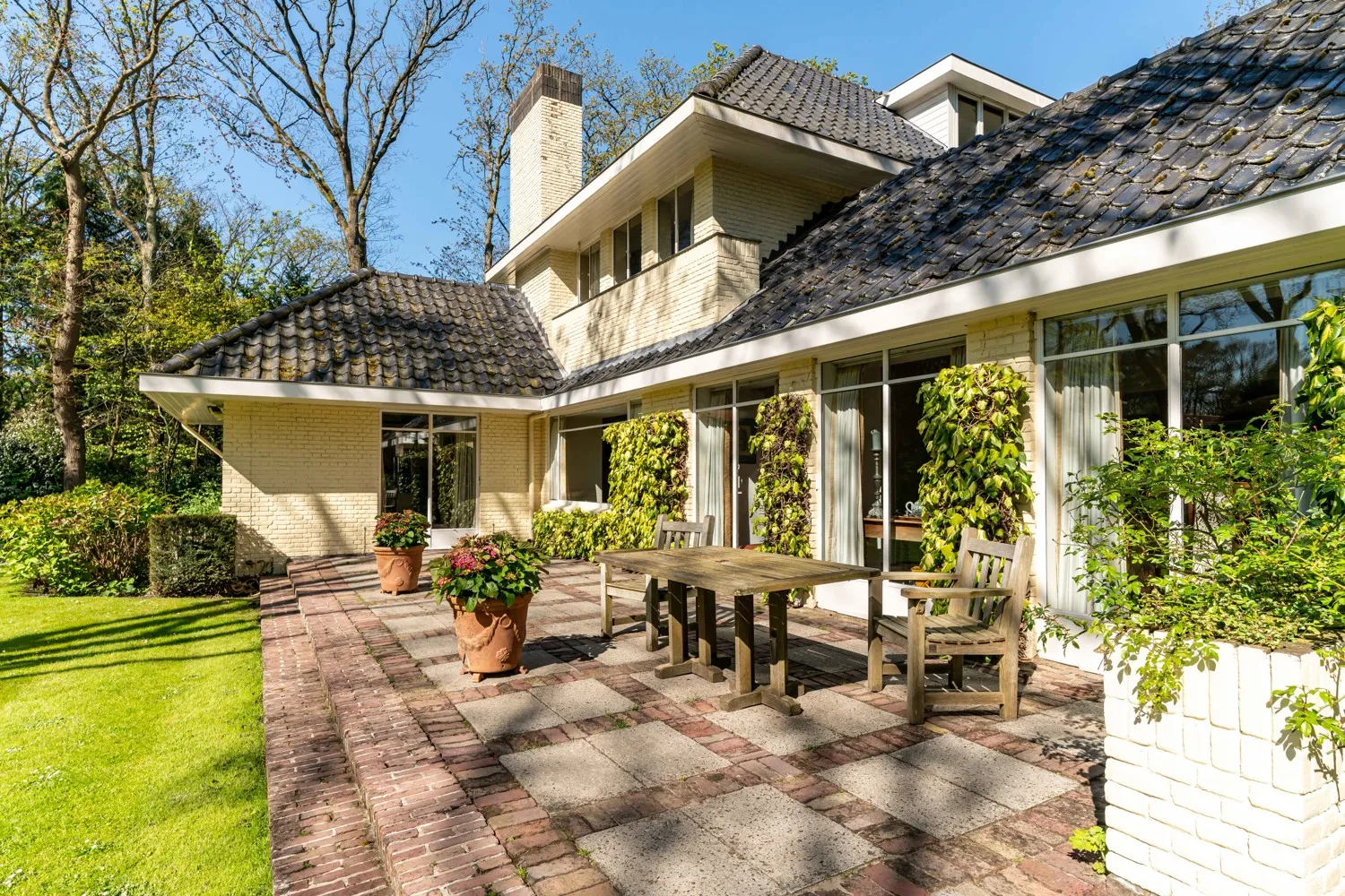 4_6154324_2835389275