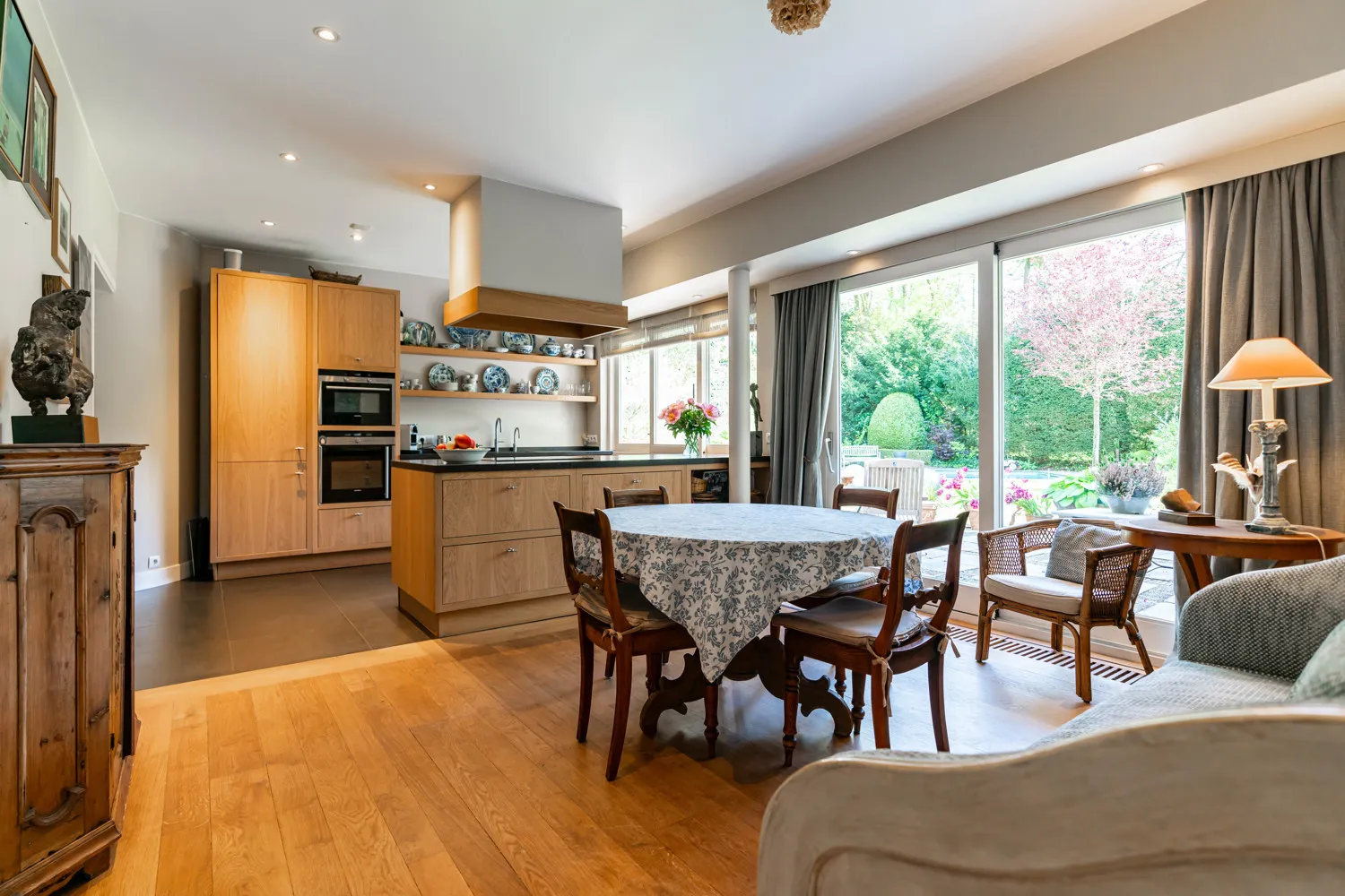 11_6154324_2835389315