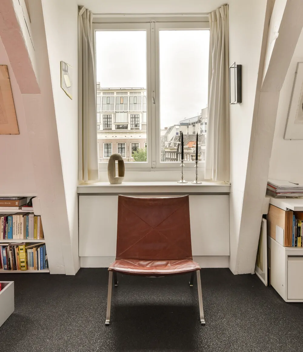 Kloveniersburgwal 75 D - 28