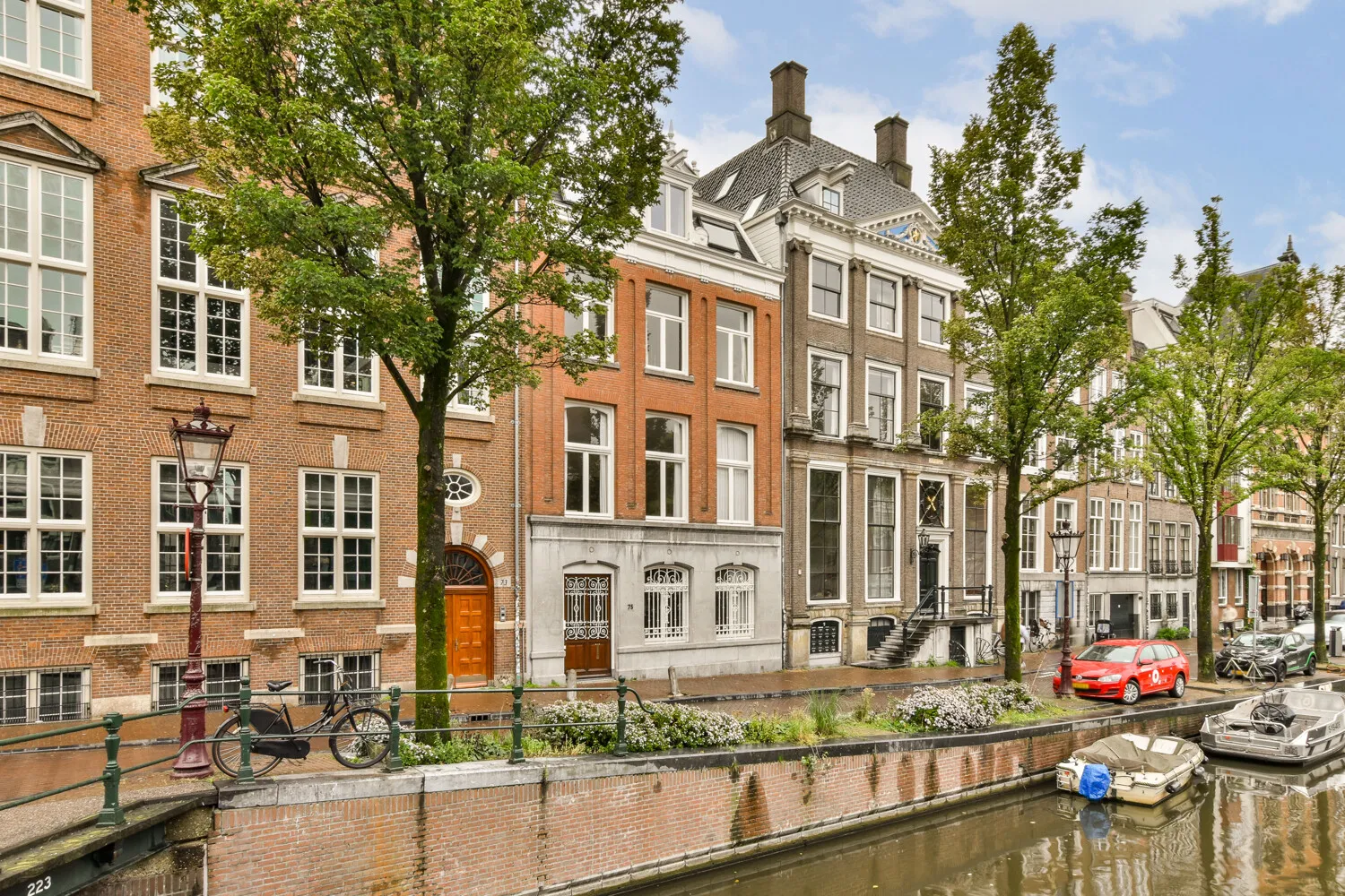 Kloveniersburgwal 75 D - 1