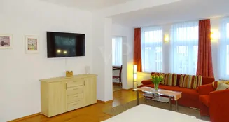 von_poll_real_estate_property_24257377_image_0