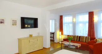 von_poll_real_estate_property_24257377_image_0