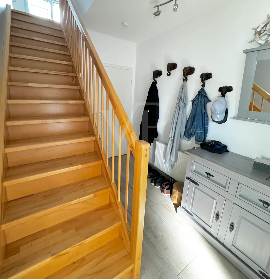 Eingang/Flur/Treppe ins OG