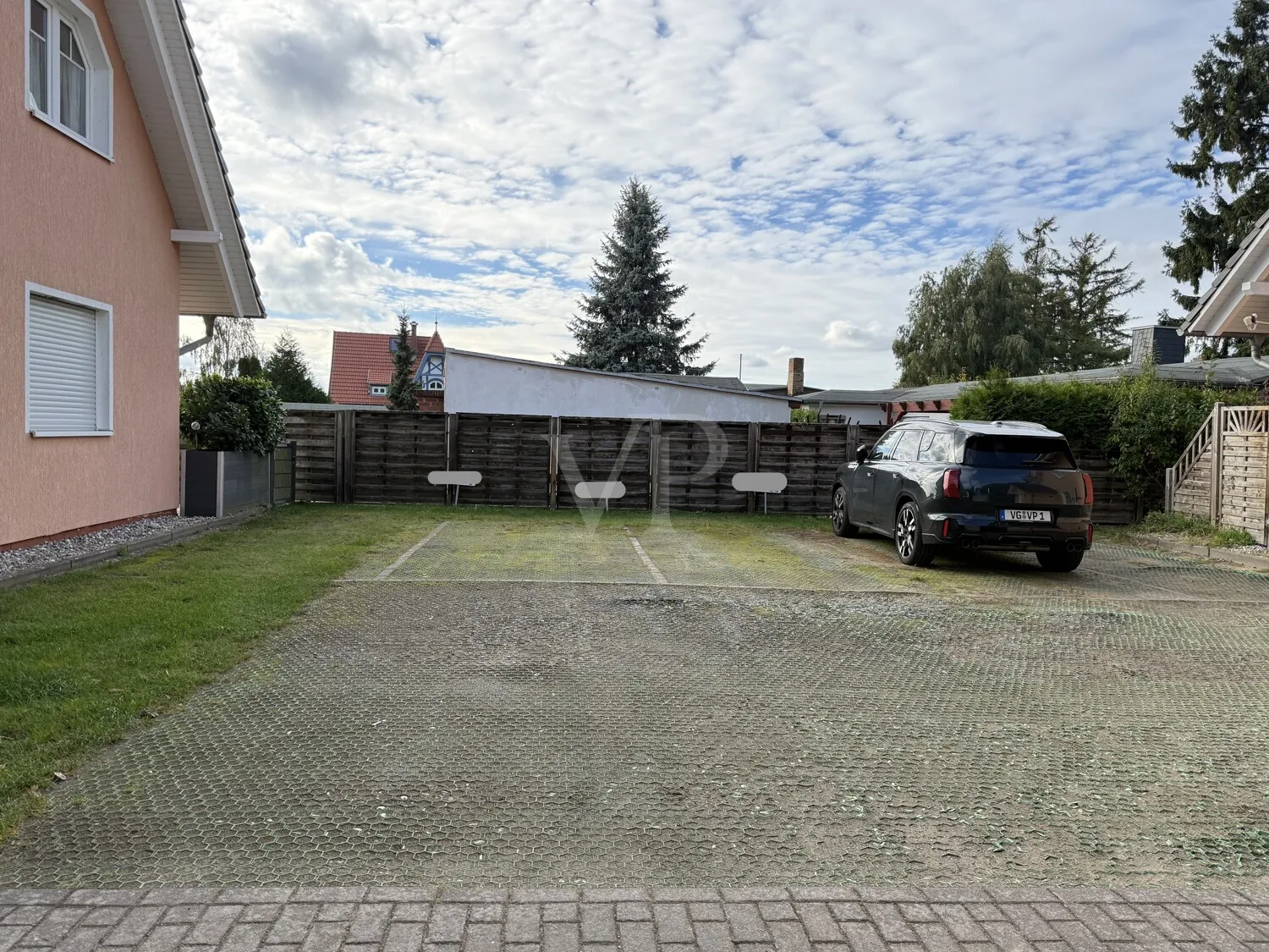 Parkplätze am Haus