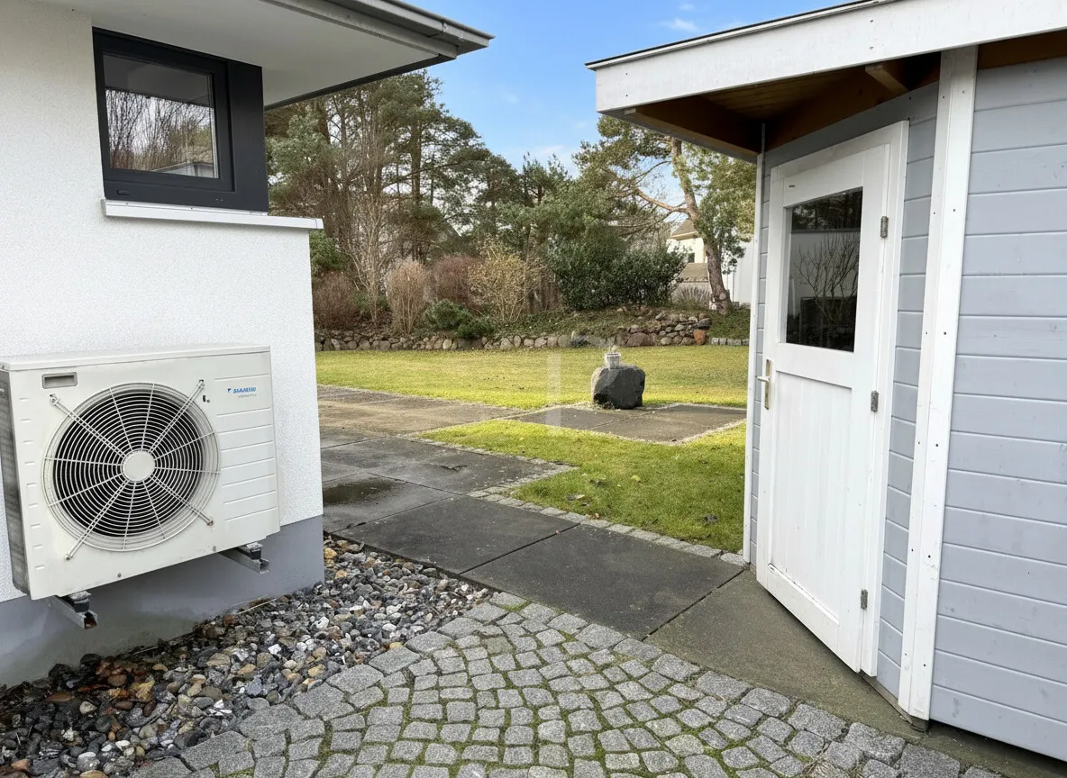 Wärmepumpe u. Abstellschuppen