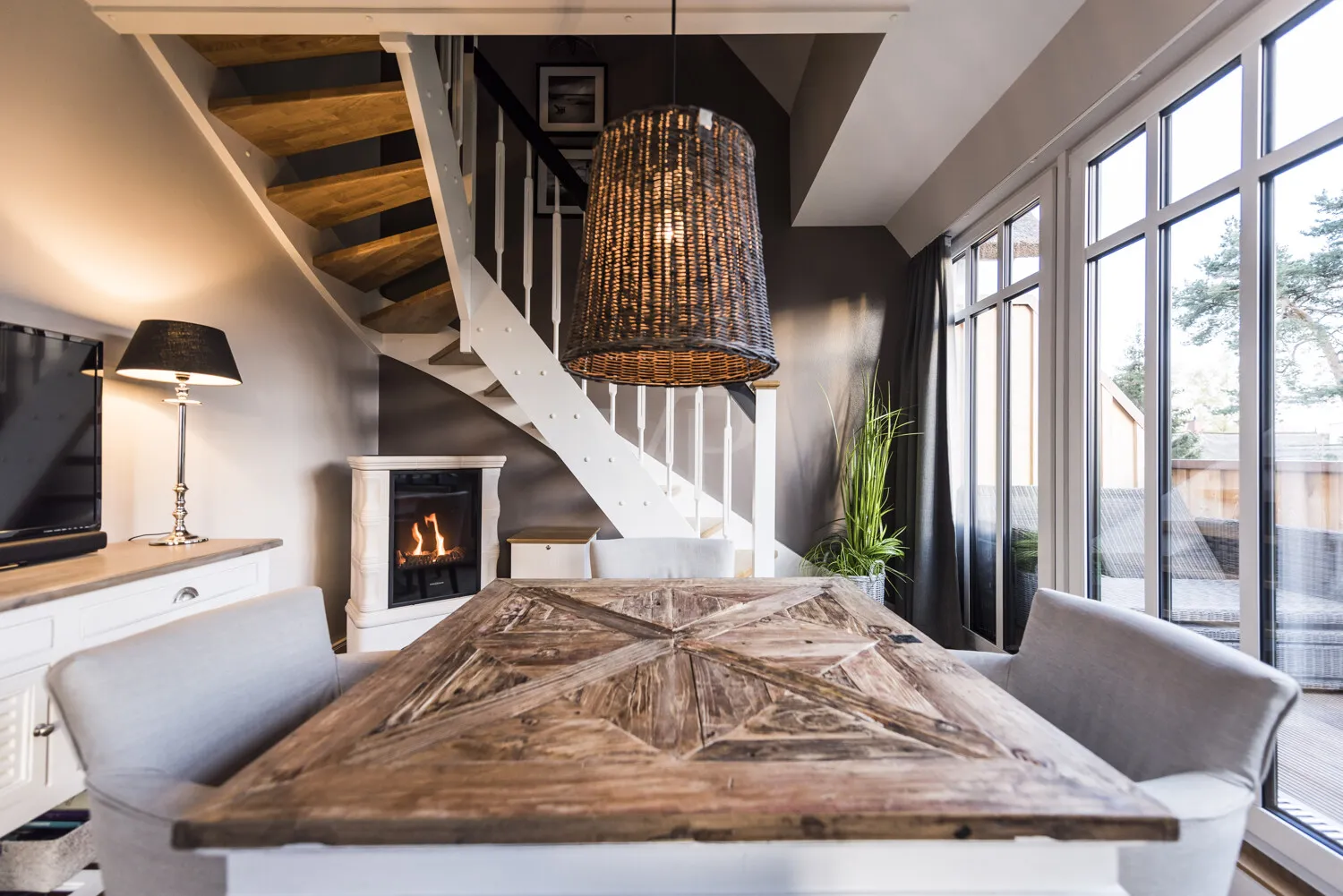 Essbereich mit Balkonzugang
