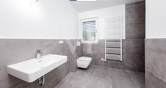 von_poll_real_estate_property_23321030_A6_image_12