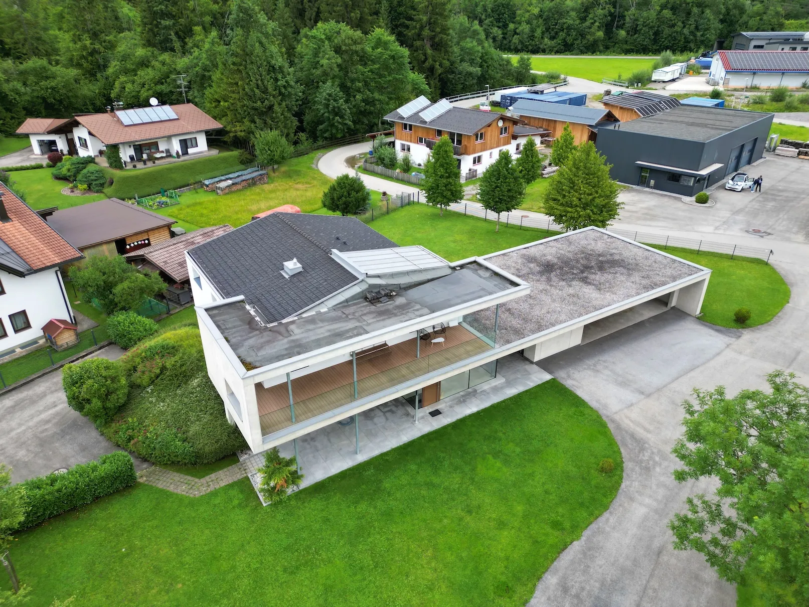 dji_fly_20250730_132000_489_1754390023655_photo_2