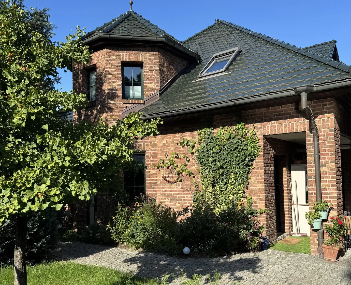 Eindrucksvolles Wohnhaus in der Nähe des Mochowsees