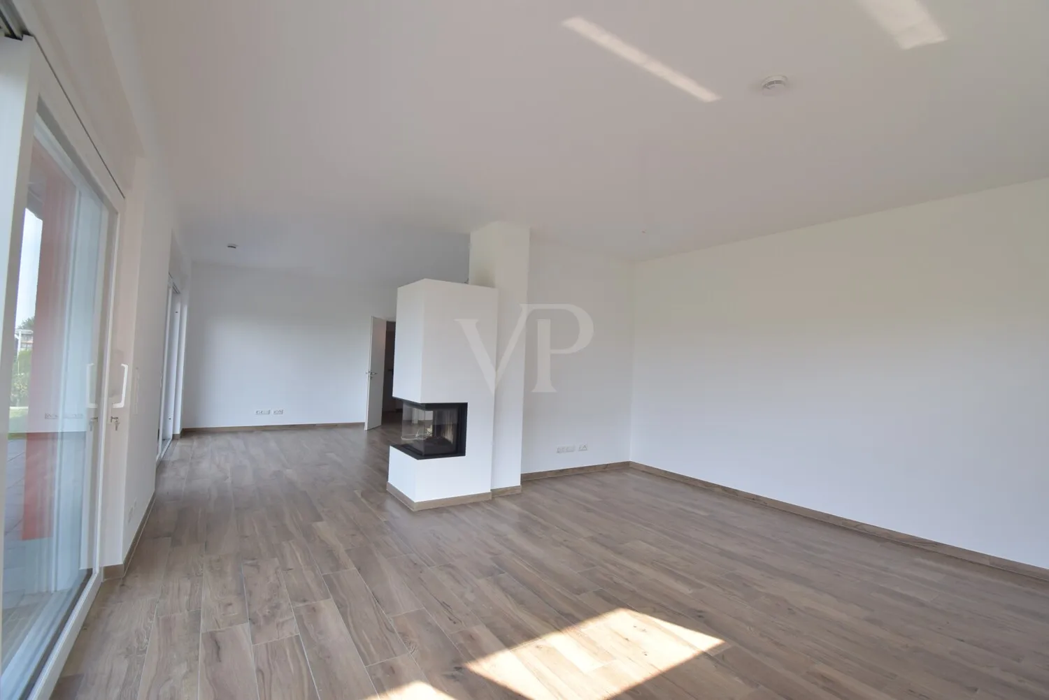 Wohn-Essbereich mit Kamin