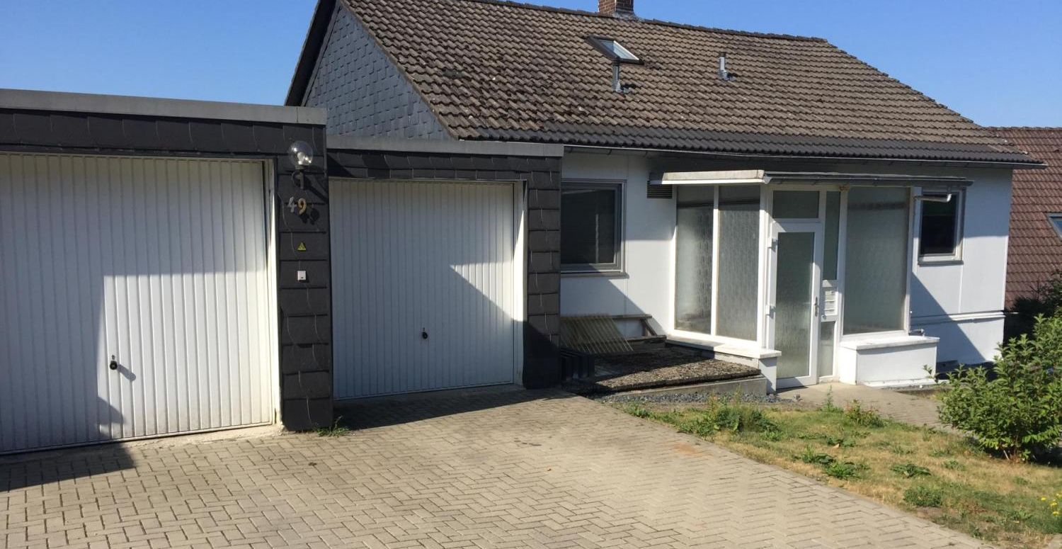 Interessante Immobilie mit drei Wohneinheiten (ca. 243 m² Wohn- und Nutzfläche) in guter Wohnlage
