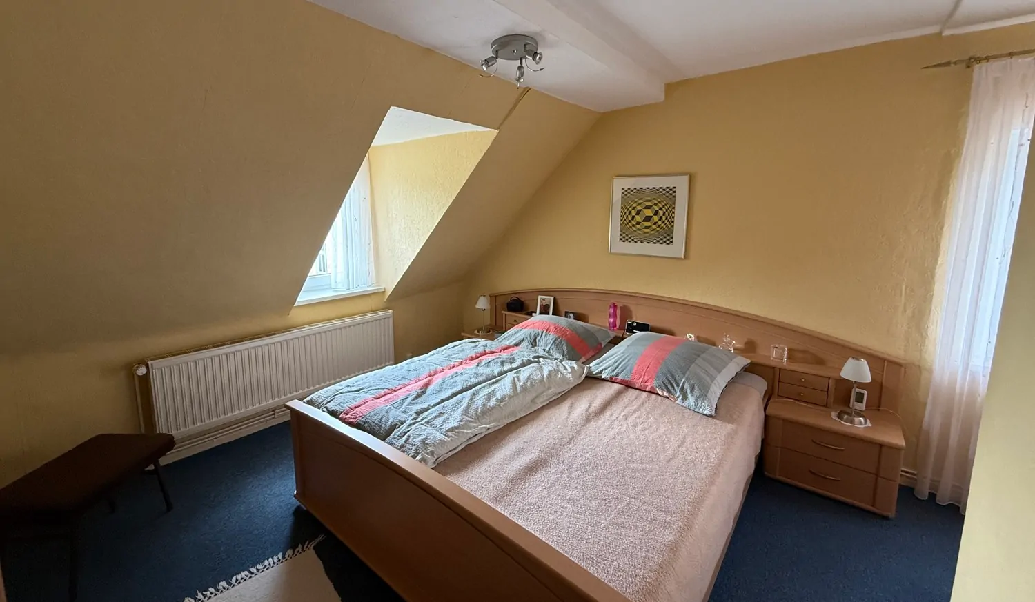 Schlafzimmer, DG