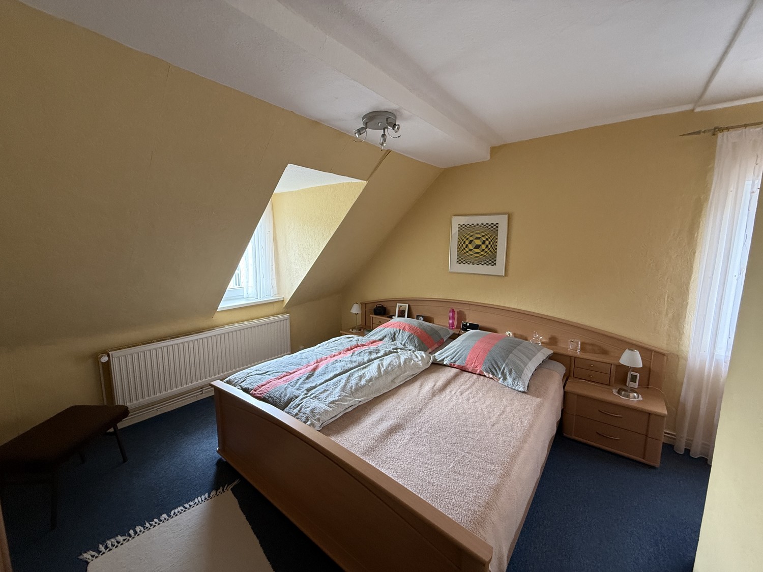 Schlafzimmer, DG