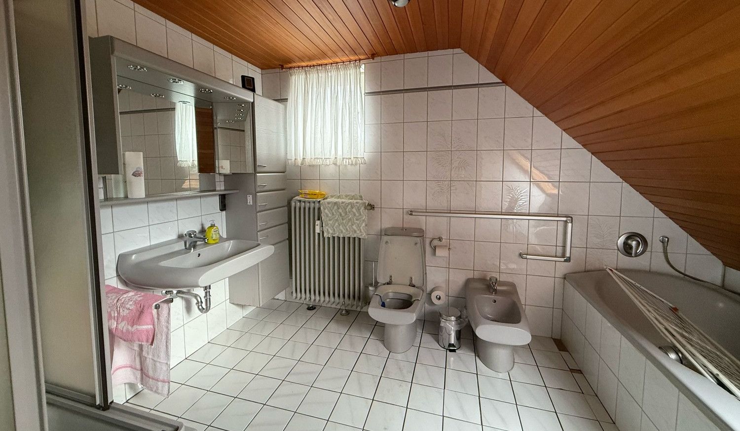 Bad Dachgeschoss