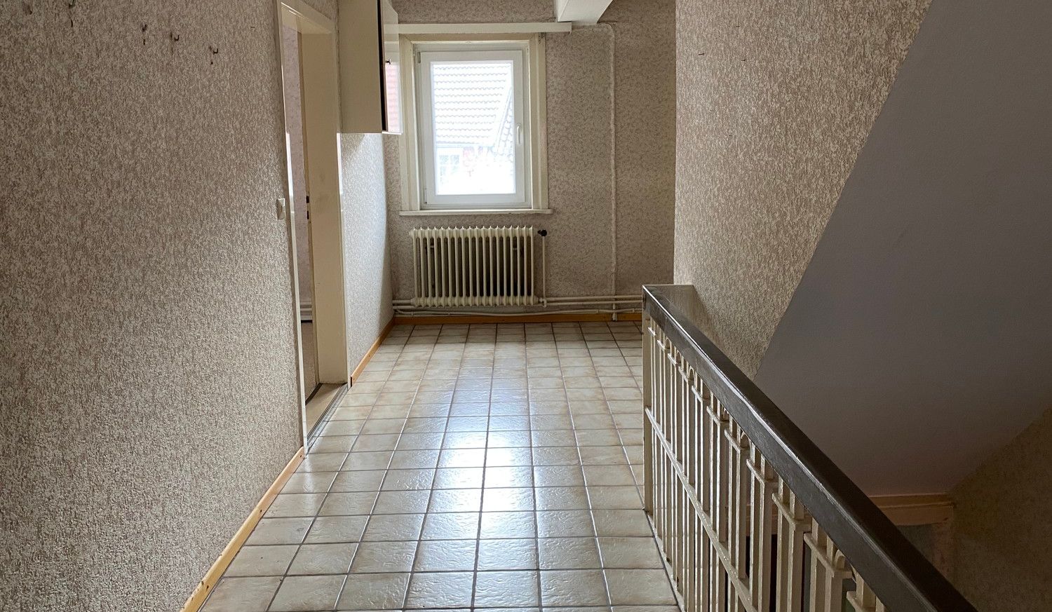 Großzügiges Mehrfamilienhaus im Ortsteil Freiheit mit Nebengebäuden