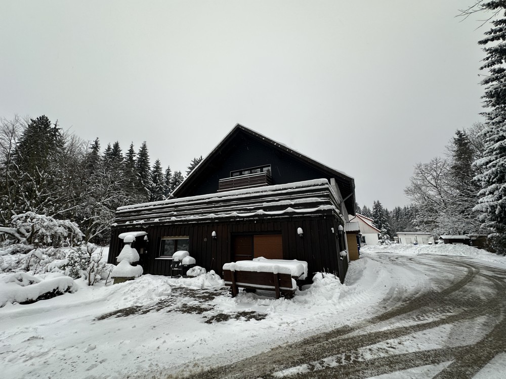 Aussenansicht mit Terrassenbereich