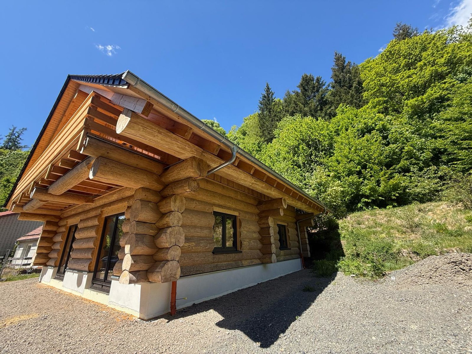 Einzigartig und Großzügig - Architekten-Chalet mit Traumgrundstück