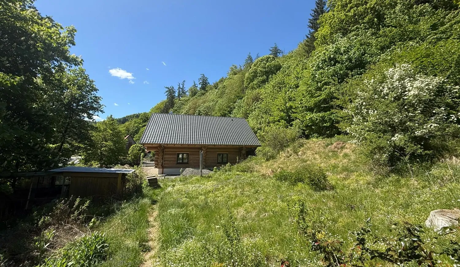 Einzigartig und Großzügig - Architekten-Chalet mit Traumgrundstück