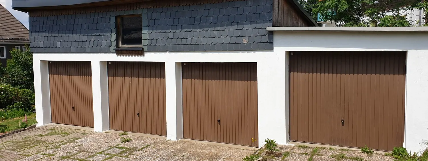 Mehrfamilienhaus mit 5 Wohneinheiten und 6 Garagen in Hohegeiß