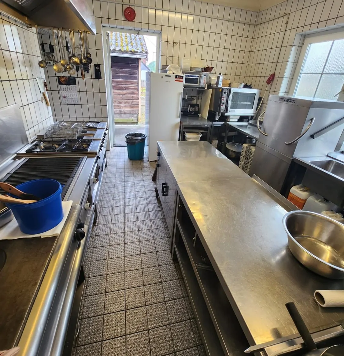 Voll Ausgestattete Küche