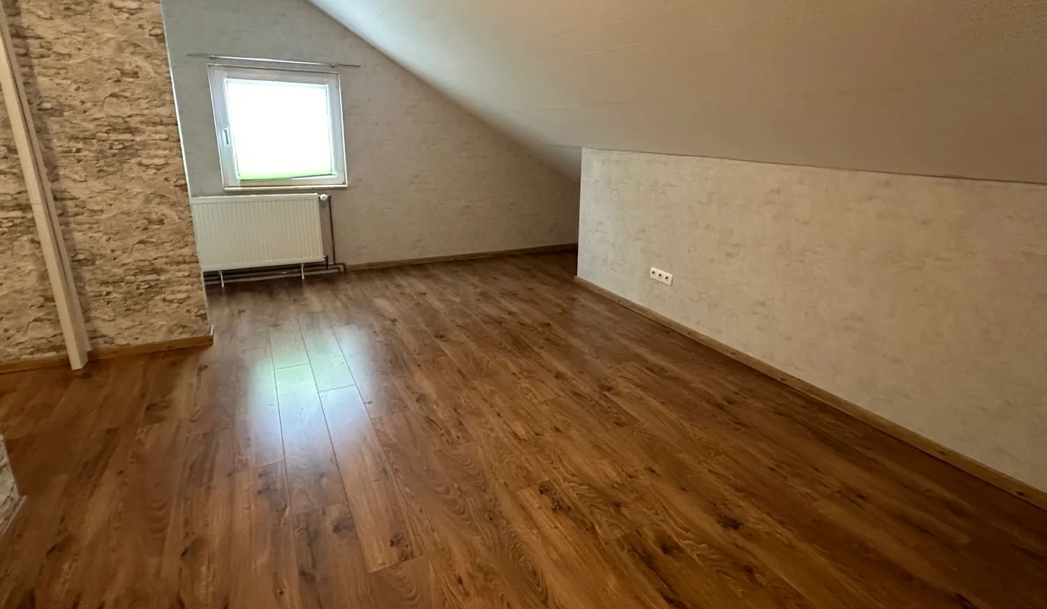 Hauptwohnung DAchgeschoss Kinderzimmer