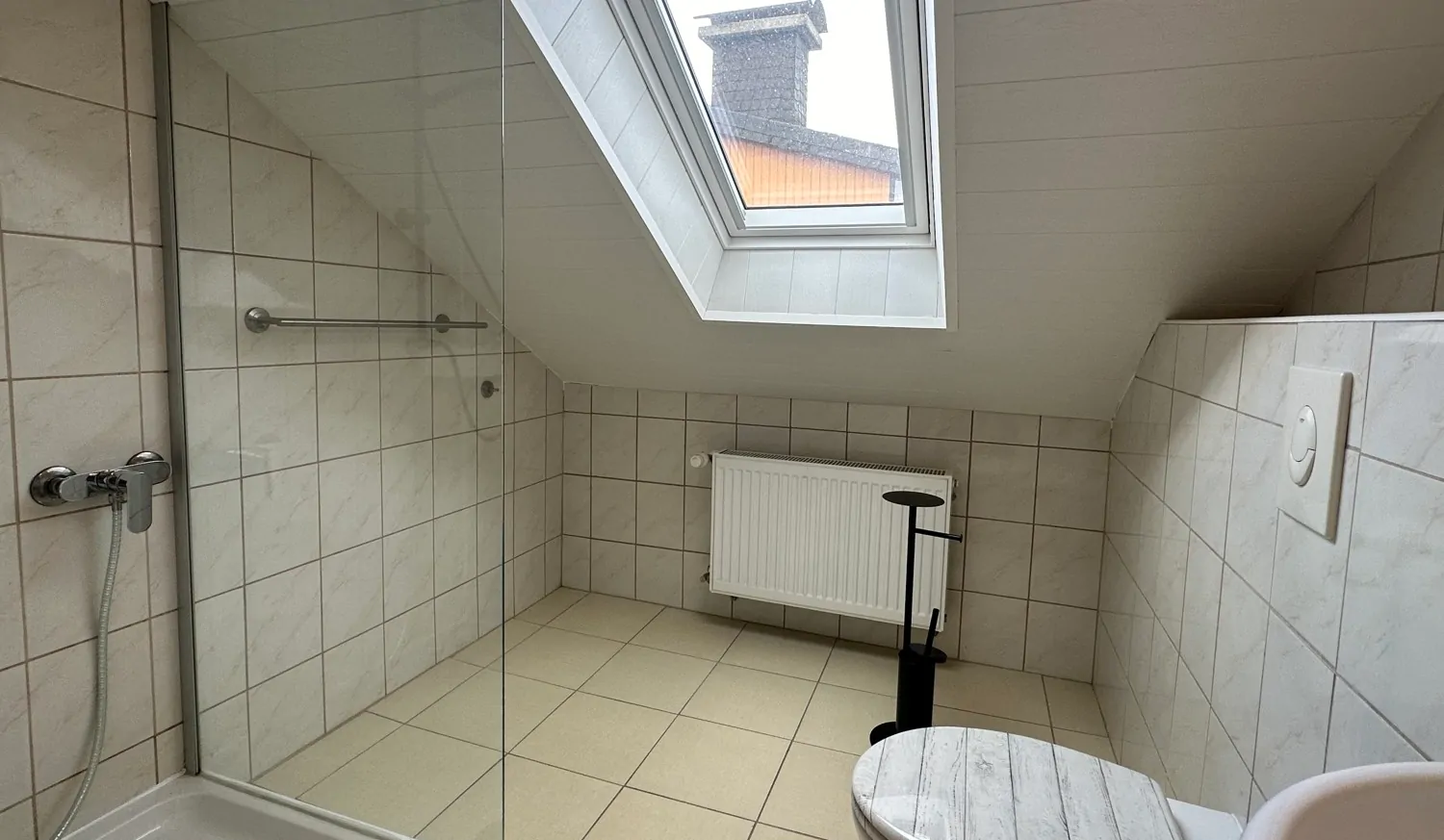 Hauptwohnung BAd im Dachgeschoss