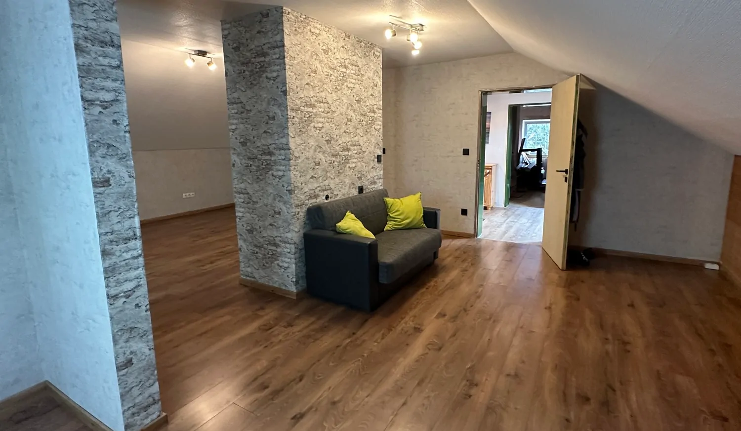 Hauptwohnung Schlafzimmer Dachgeschoss