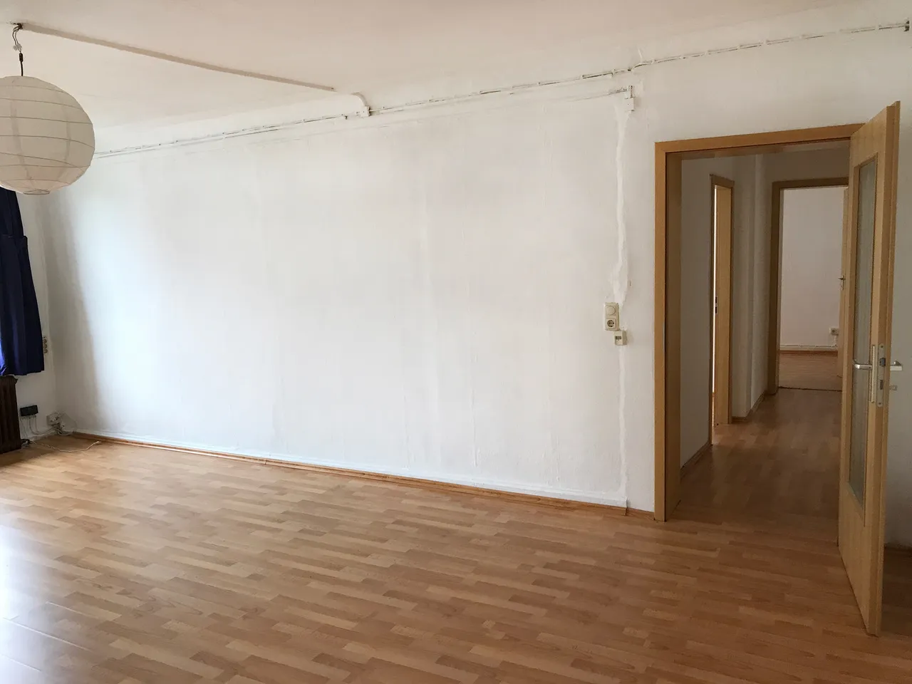 3_Zimmer1_zumFlur_Ad.RoeStr