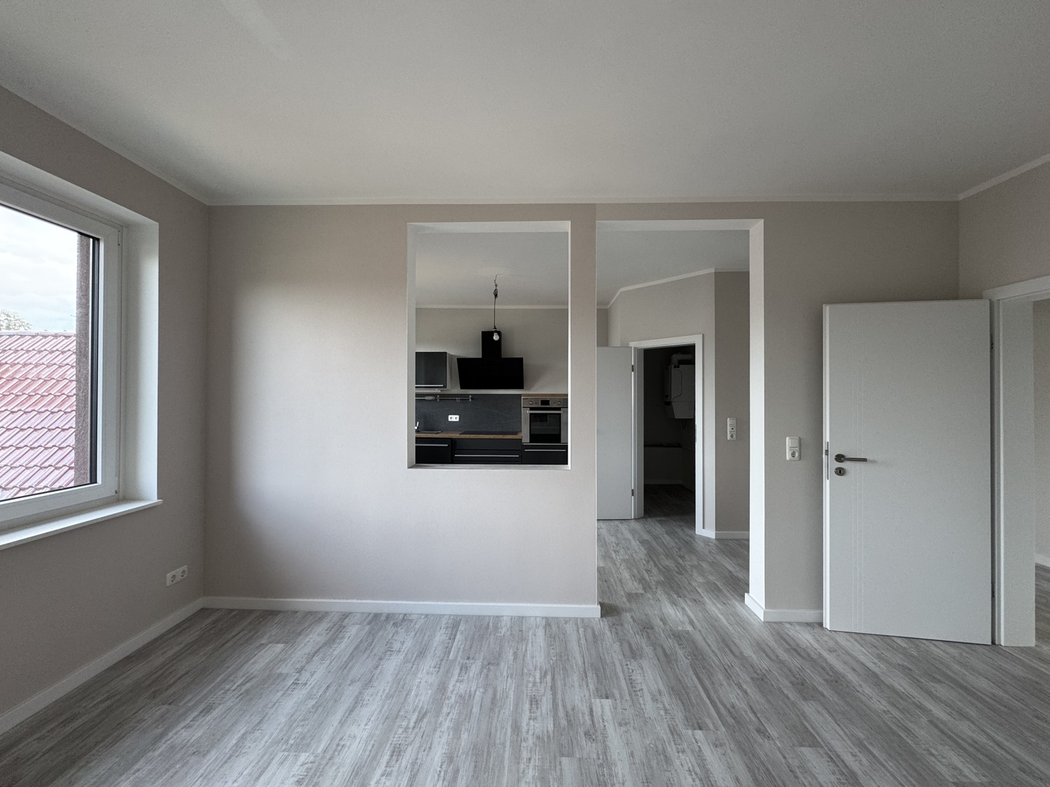 Lichtdurchflutet und vollständig saniert - 4-Zimmer Wohnung in fussläufiger Innenstadtlage