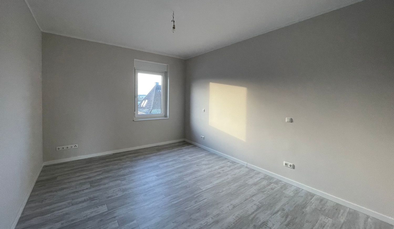 Lichtdurchflutet und vollständig saniert - 4-Zimmer Wohnung in fussläufiger Innenstadtlage