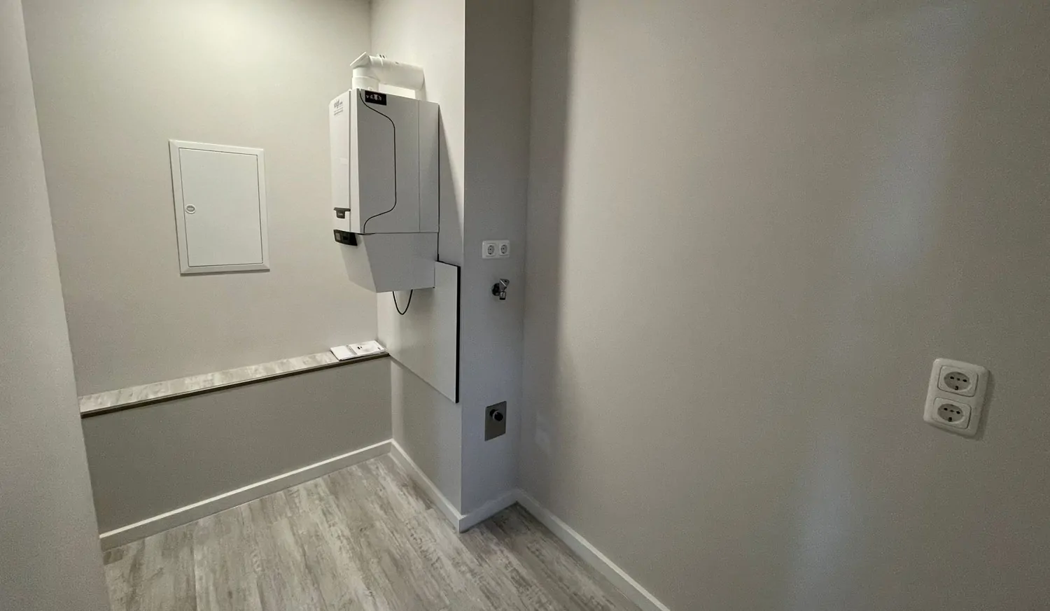 Lichtdurchflutet und vollständig saniert - 4-Zimmer Wohnung in fussläufiger Innenstadtlage