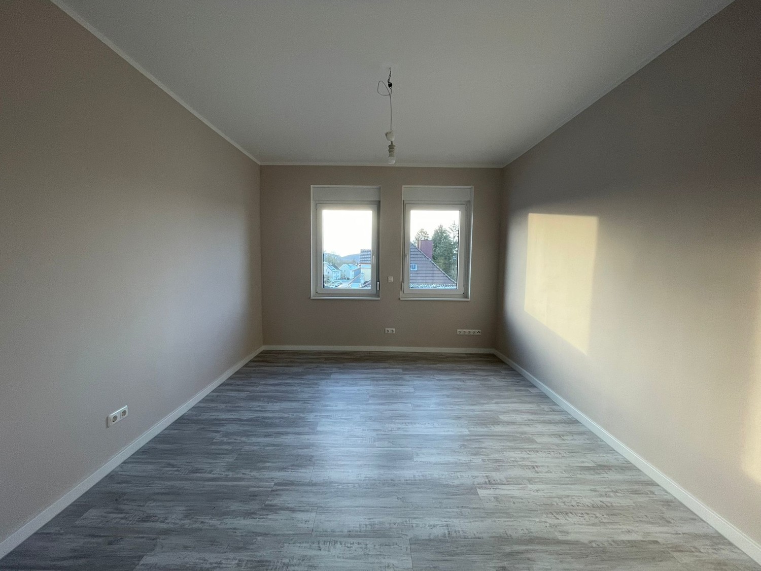 Lichtdurchflutet und vollständig saniert - 4-Zimmer Wohnung in fussläufiger Innenstadtlage