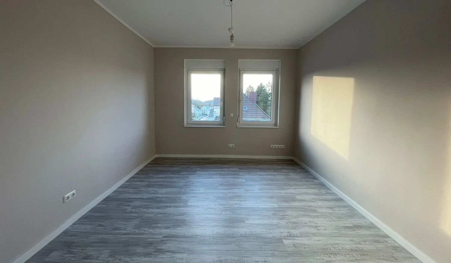 Lichtdurchflutet und vollständig saniert - 4-Zimmer Wohnung in fussläufiger Innenstadtlage