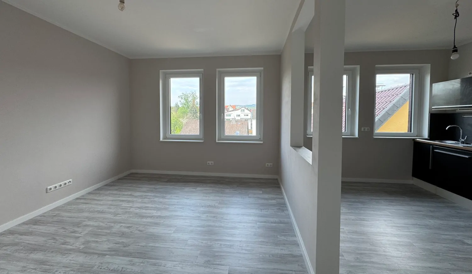 Lichtdurchflutet und vollständig saniert - 4-Zimmer Wohnung in fussläufiger Innenstadtlage