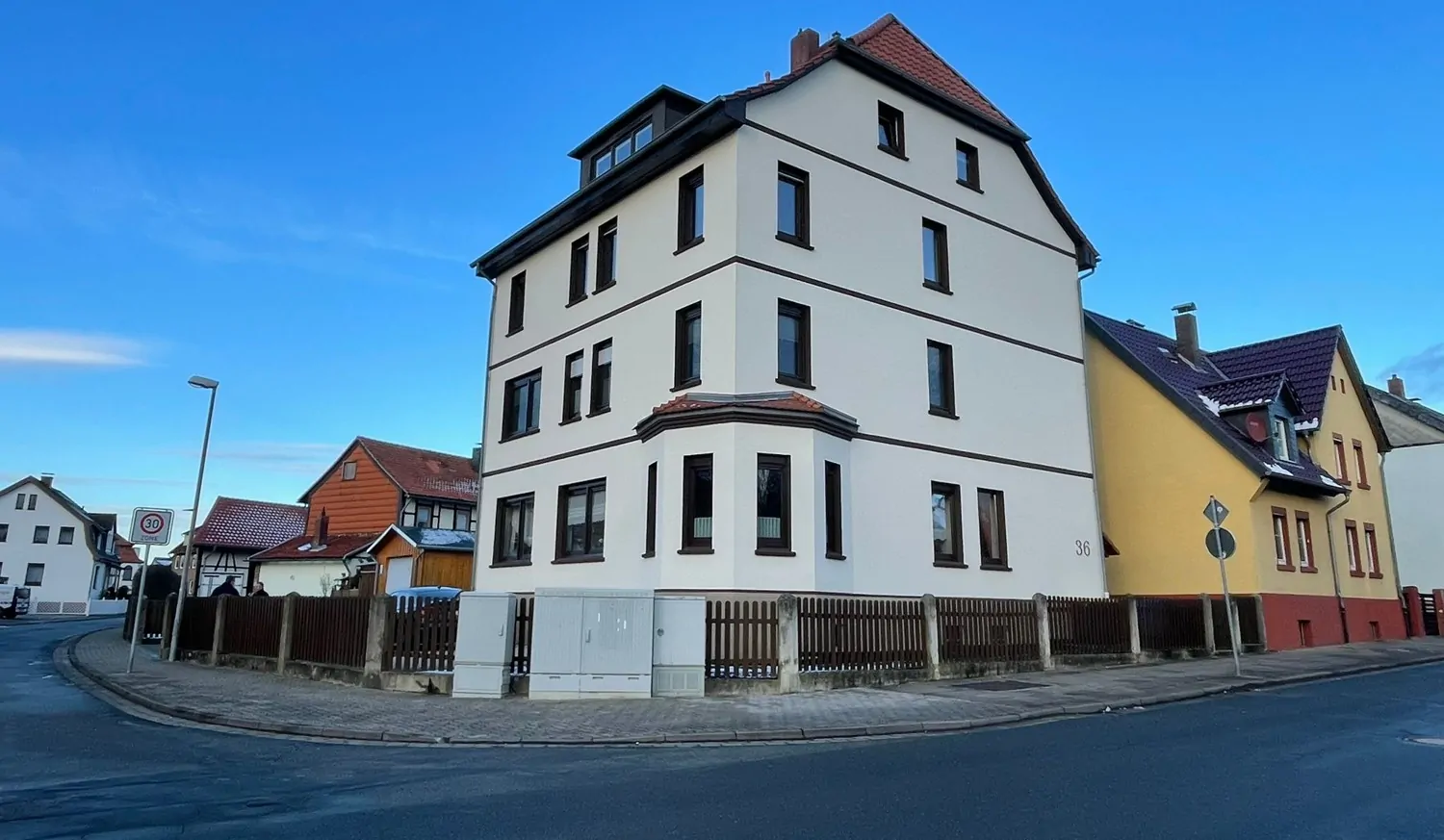 Lichtdurchflutet und vollständig saniert - 4-Zimmer Wohnung in fussläufiger Innenstadtlage