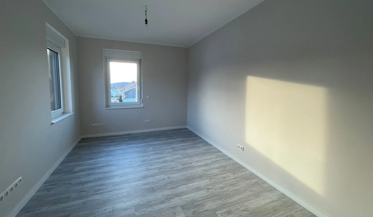 Lichtdurchflutet und vollständig saniert - 4-Zimmer Wohnung in fussläufiger Innenstadtlage