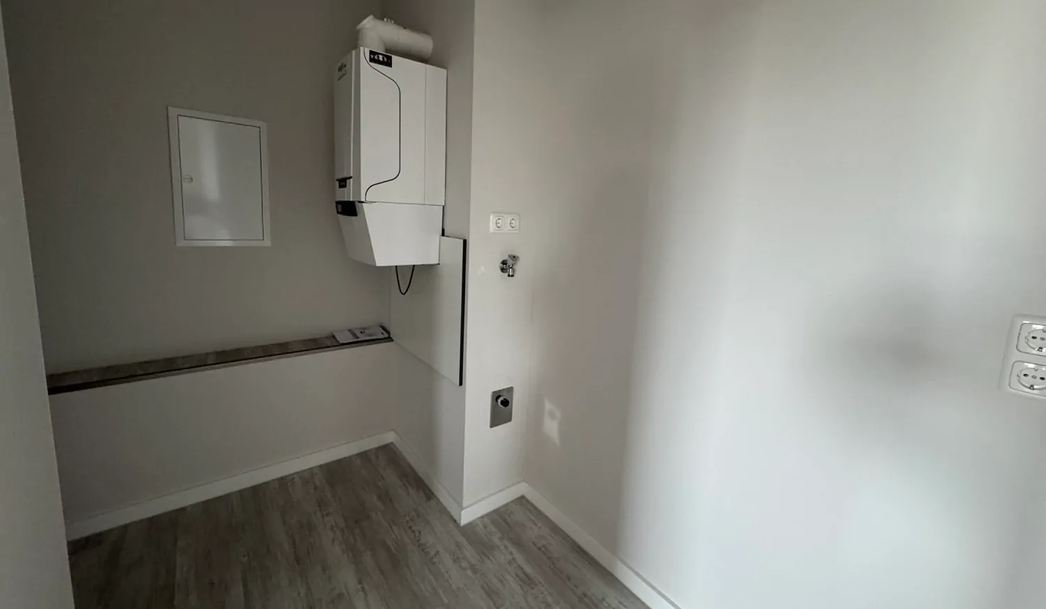 Lichtdurchflutet und vollständig saniert - 4-Zimmer Wohnung in fussläufiger Innenstadtlage