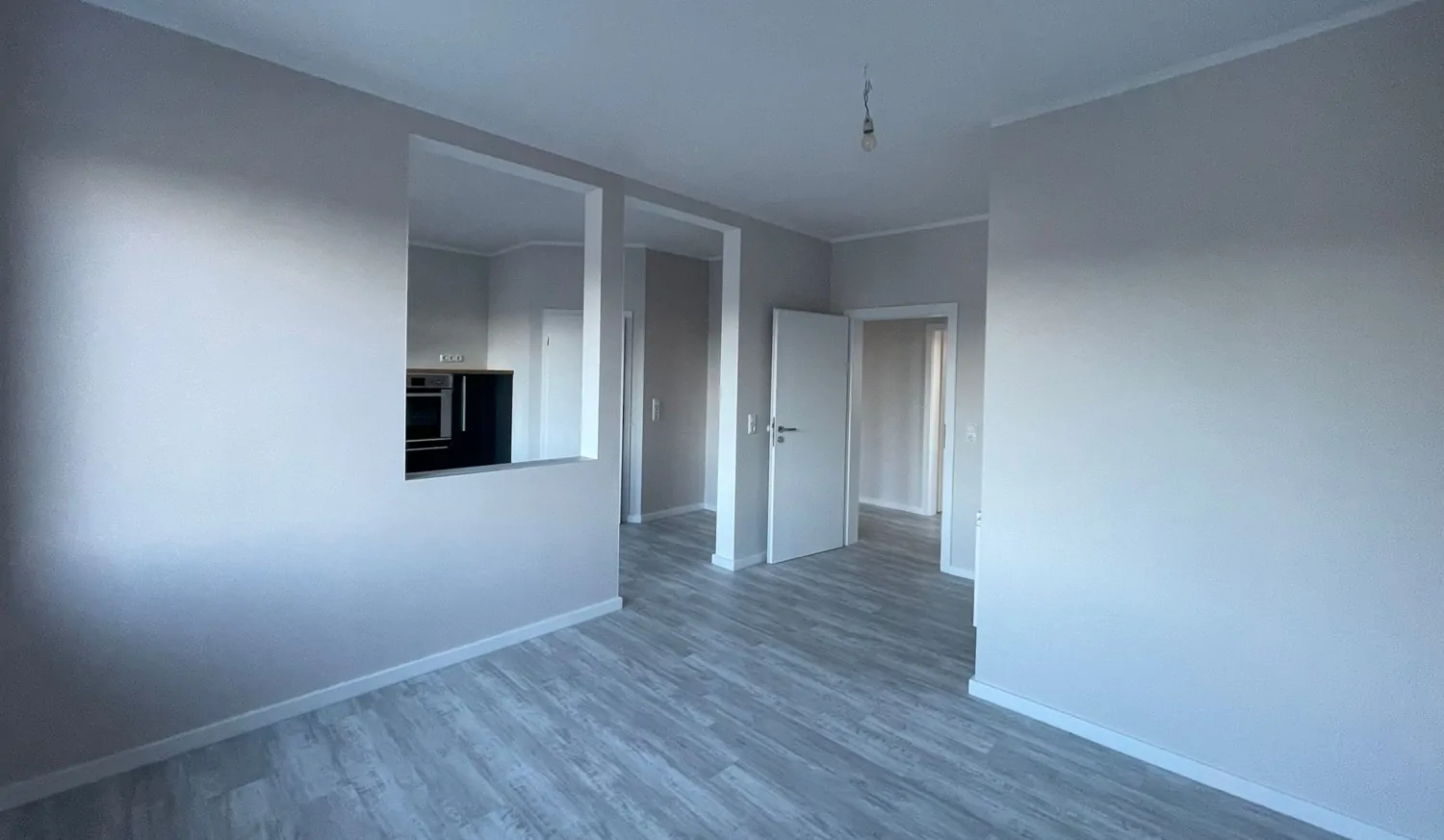 Lichtdurchflutet und vollständig saniert - 4-Zimmer Wohnung in fussläufiger Innenstadtlage