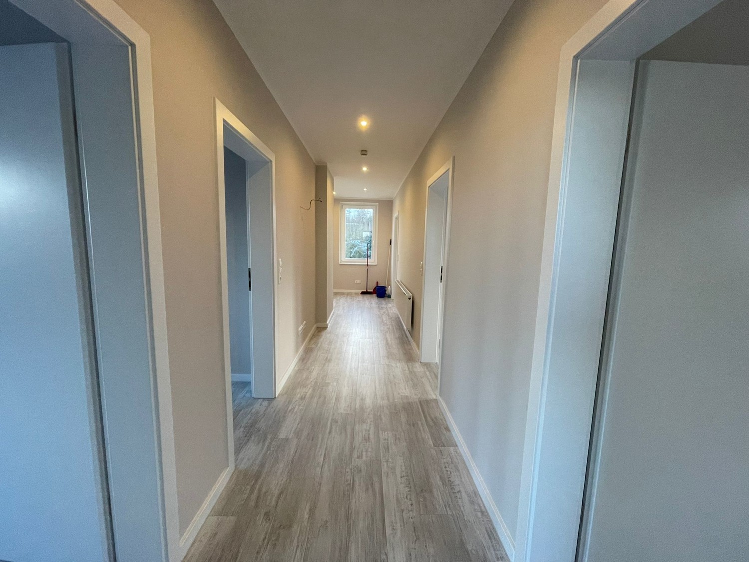 Lichtdurchflutet und vollständig saniert - 4-Zimmer Wohnung in fussläufiger Innenstadtlage