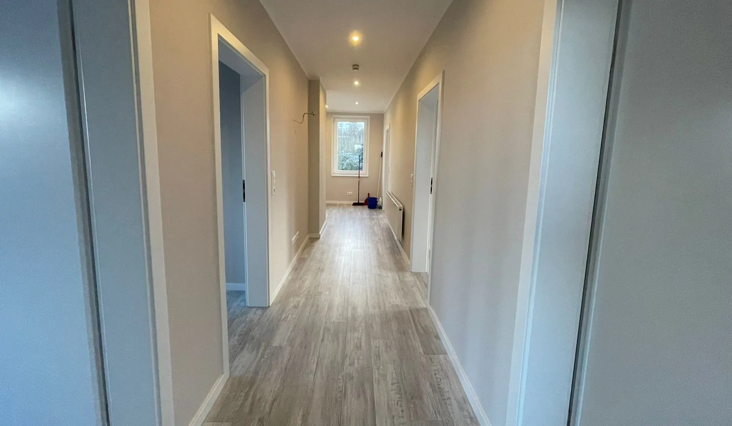 Lichtdurchflutet und vollständig saniert - 4-Zimmer Wohnung in fussläufiger Innenstadtlage