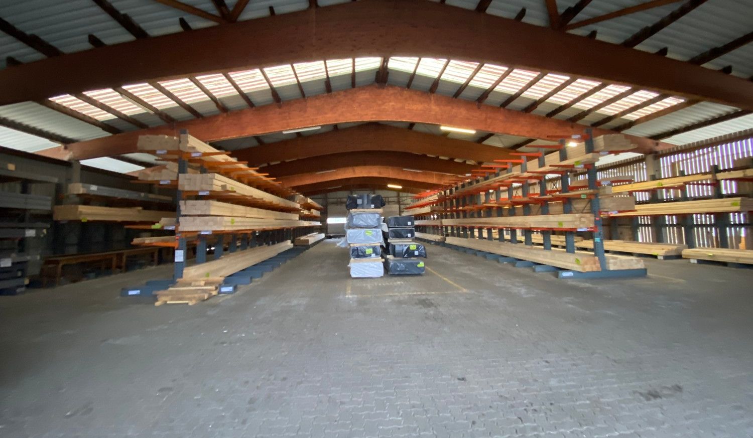 Halle 4..