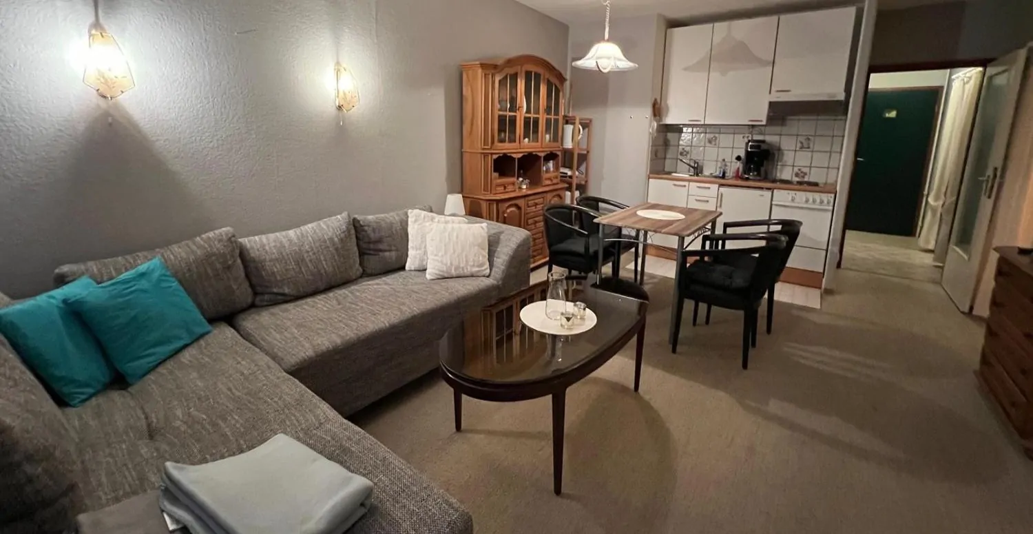 12131a73-7f14-49c3-b739-551a95f84039