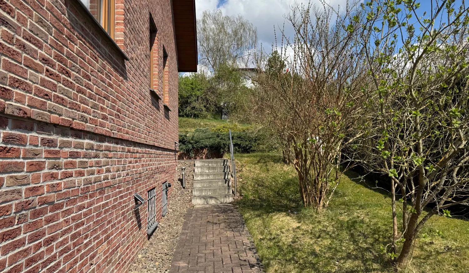 Lichtdurchflutetes Einfamilienhaus mit Weitblick in fantastischer Wohnlage