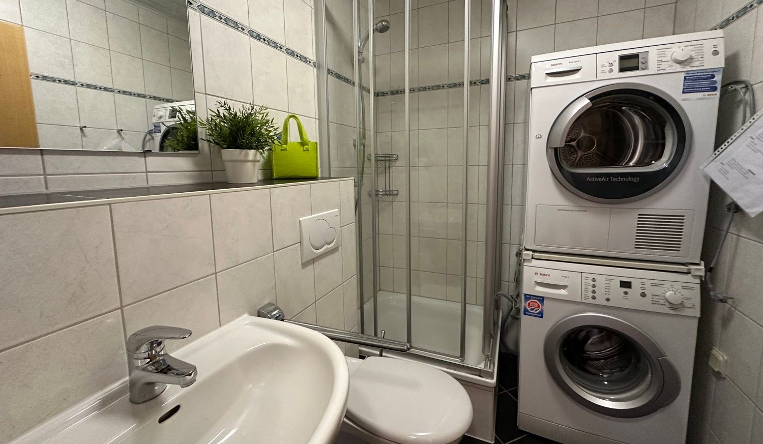 Bad mit Dusche