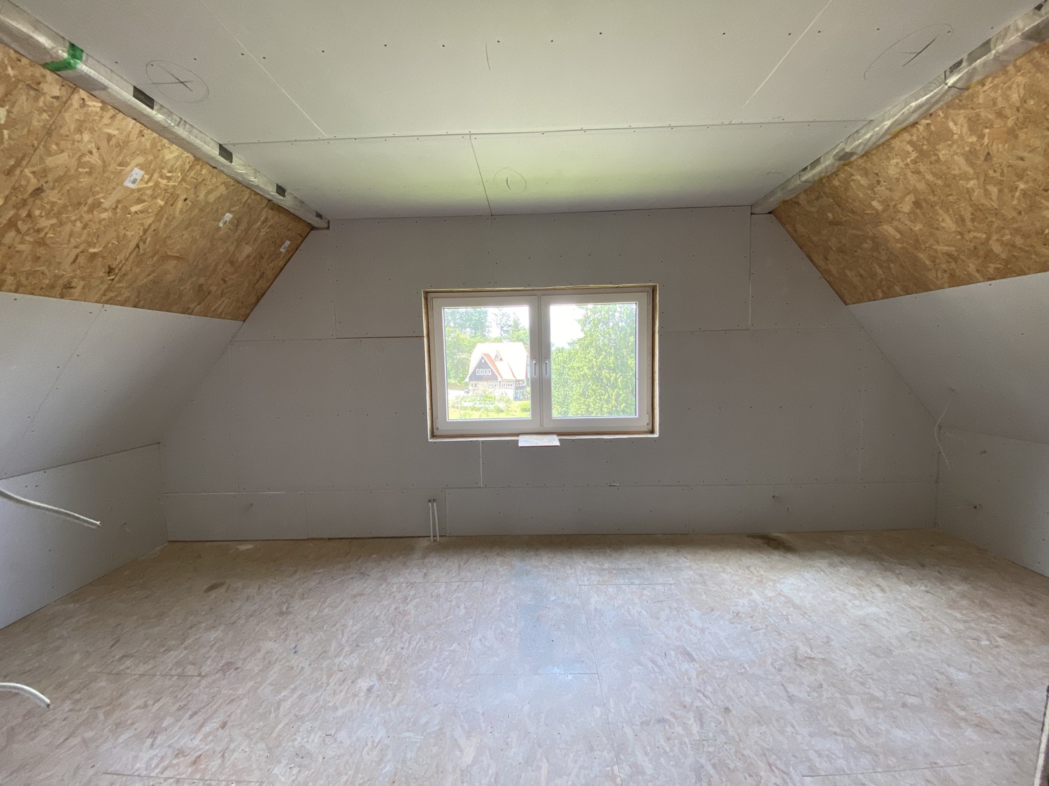 Schlafzimmer. I. DG