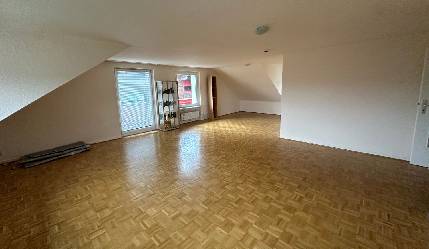 Wohn-/Esszimmer DG